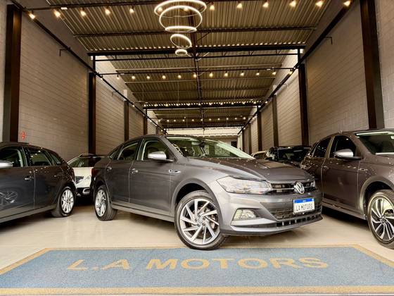 VOLKSWAGEN VIRTUS 1.0 200 TSI HIGHLINE AUTOMÁTICO